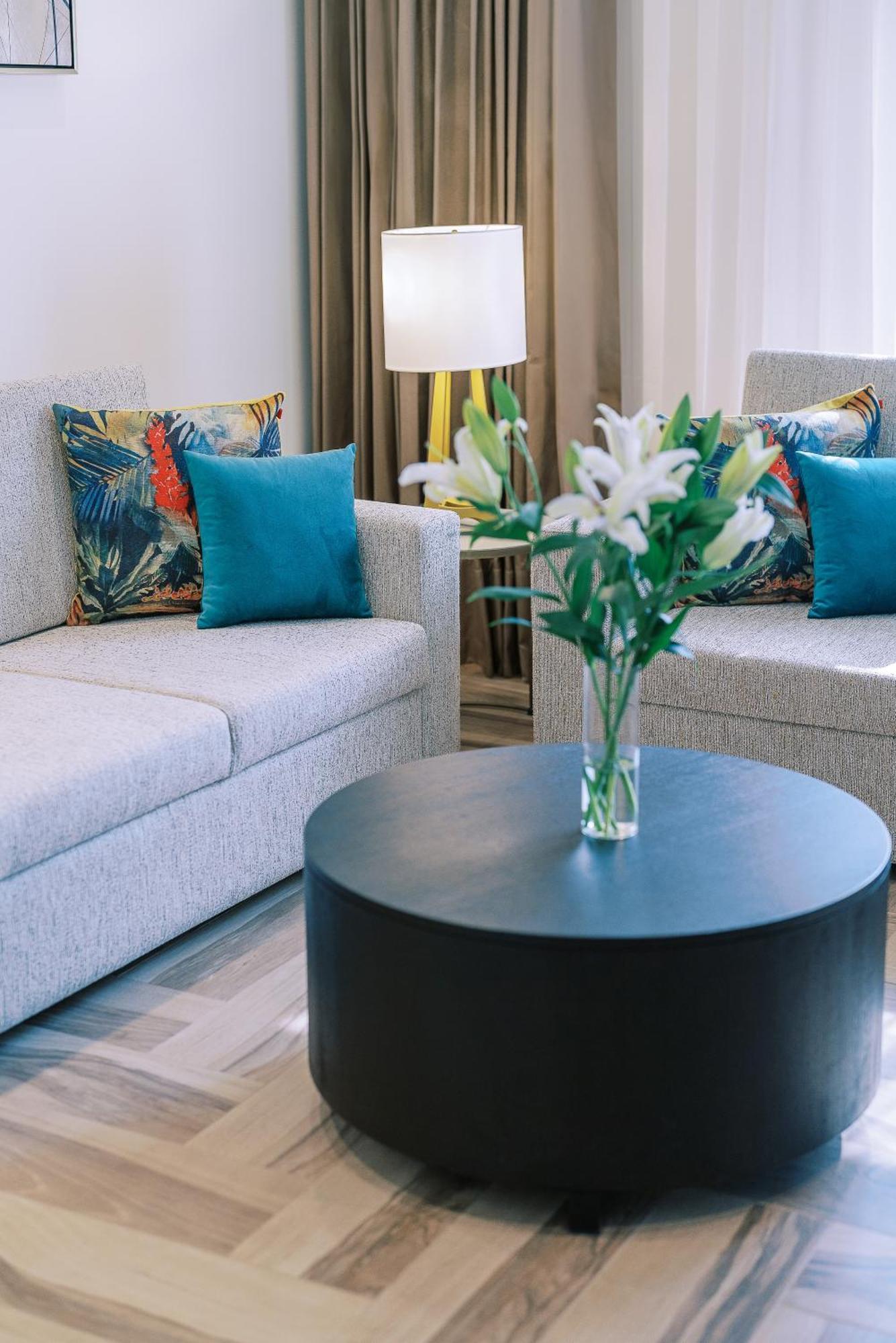Khalidia Palace Hotel Dubai By Mourouj Gloria Ngoại thất bức ảnh A coffee table